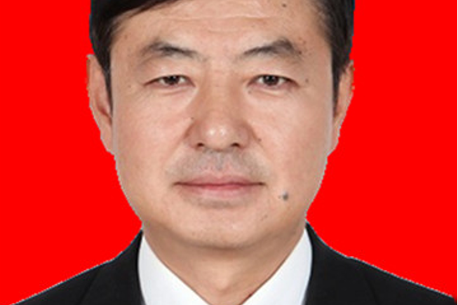 李建平(內蒙古赤峰市人民檢察院黨組書記、檢察長) 李建平(內蒙古赤峰市人民檢察院黨組書記、檢察長)