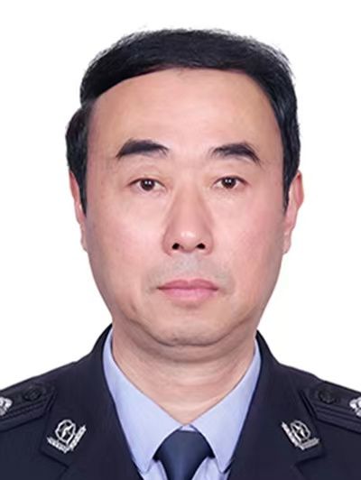 王海濱(山東省菏澤市公安局牡丹分局黨委委員、副局長) 王海濱(山東省菏澤市公安局牡丹分局黨委委員、副局長)