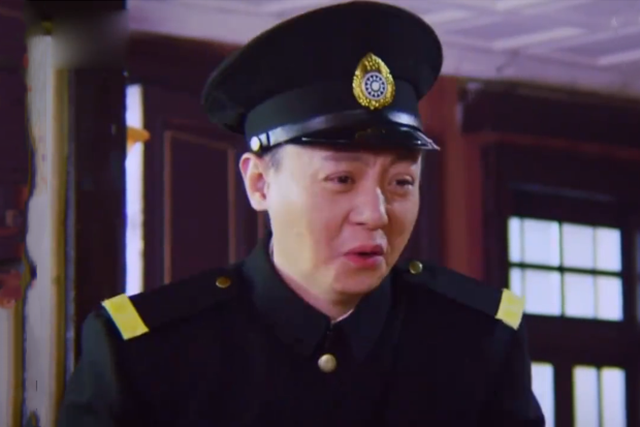 袁卓(古裝劇《新燕子李三》中的角色) 袁卓(古裝劇《新燕子李三》中的角色)