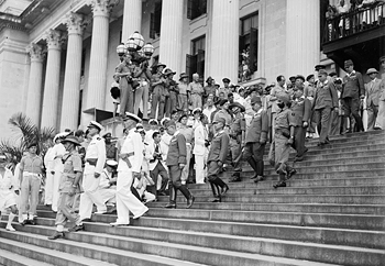 1945年9月12日，政府大廈舉行日軍投降儀式