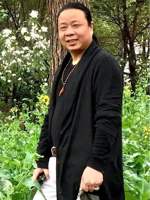 陳明輝(國際書畫藝術家聯合會福建分會理事) 陳明輝(國際書畫藝術家聯合會福建分會理事)