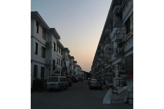 水溝沿路 水溝沿路