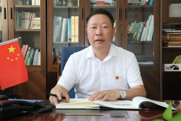 曹生財(甘肅省武威第九中學黨總支書記) 曹生財(甘肅省武威第九中學黨總支書記)