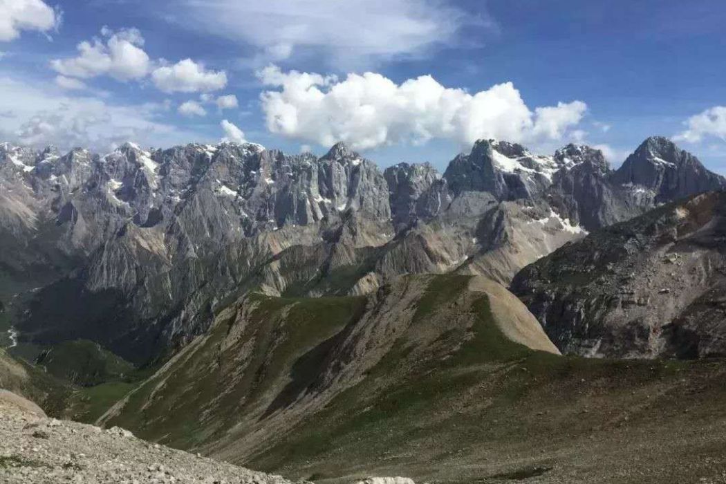 措美峰