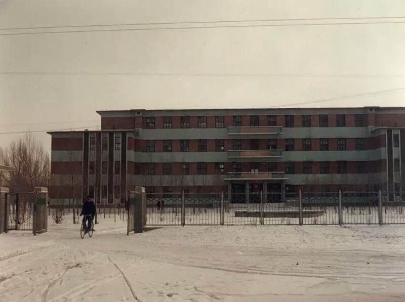 內蒙古錫林浩特牧業機械化學校