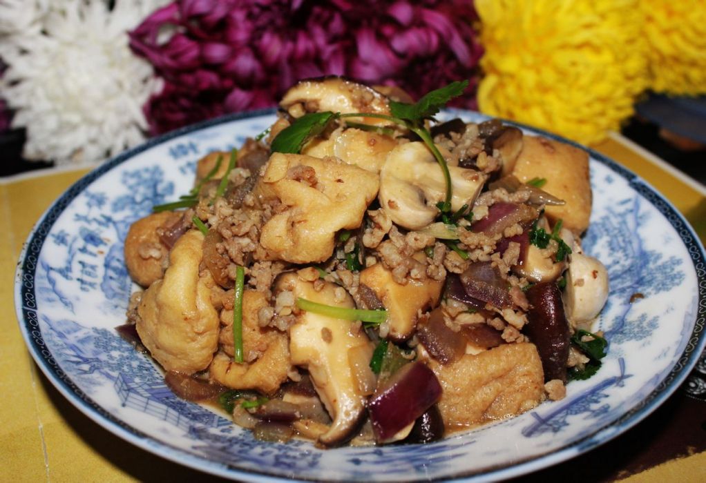 蘑菇油豆腐 蘑菇油豆腐