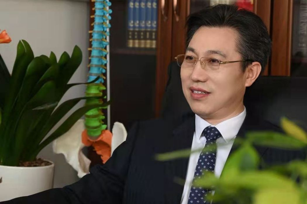 黃宗強(鄭州大學第一附屬醫院骨科主任) 黃宗強(鄭州大學第一附屬醫院骨科主任)