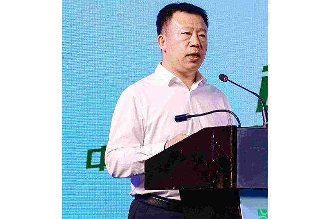 何偉利(中糧營養健康研究院副院長、興安盟副盟長) 何偉利(中糧營養健康研究院副院長、興安盟副盟長)