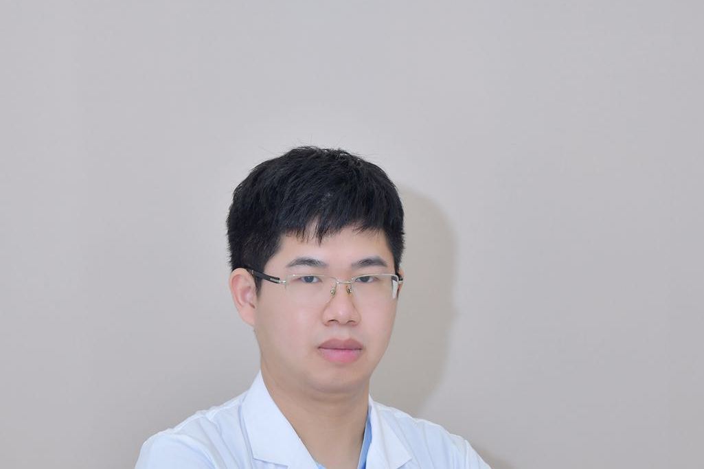 賀林(深圳名麗醫療美容門診部執業醫師) 賀林(深圳名麗醫療美容門診部執業醫師)