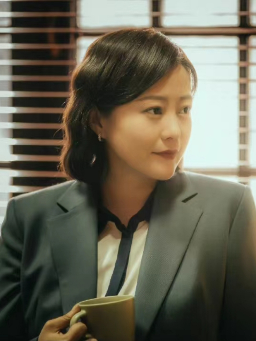 張春梅(電視劇《熟年》中的女主角) 張春梅(電視劇《熟年》中的女主角)
