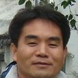 王雪峰(蘇州大學物理科學與技術學院教授) 王雪峰(蘇州大學物理科學與技術學院教授)