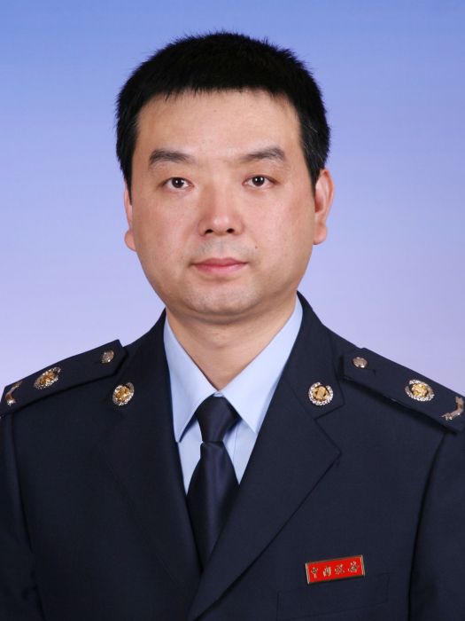 崔曉軍(國家稅務總局西安市未央區稅務局黨委書記、局長) 崔曉軍(國家稅務總局西安市未央區稅務局黨委書記、局長)