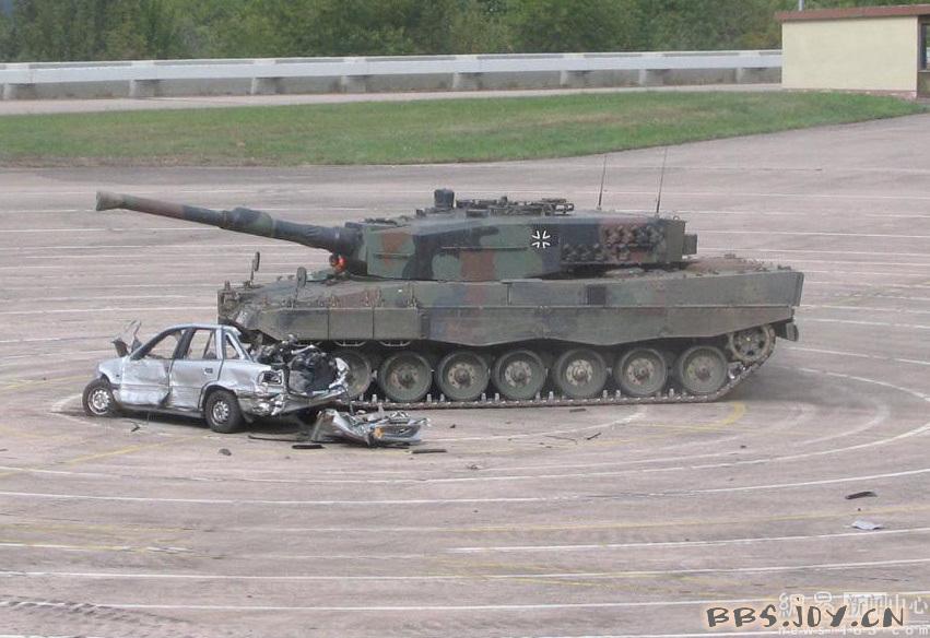 豹2A4型坦克
