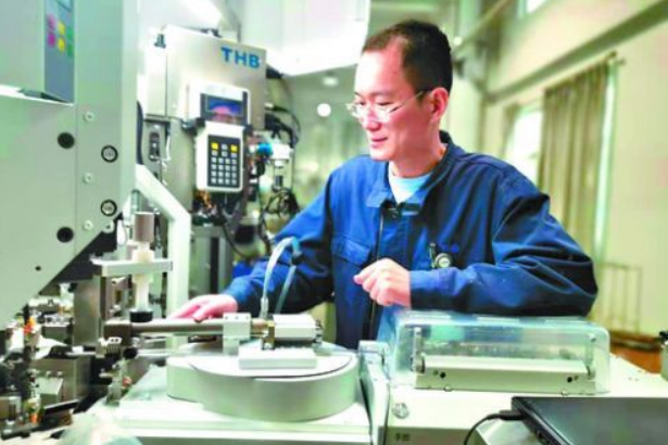 李丹(河南天海汽車電子集團研發中心軟體工程師) 李丹(河南天海汽車電子集團研發中心軟體工程師)