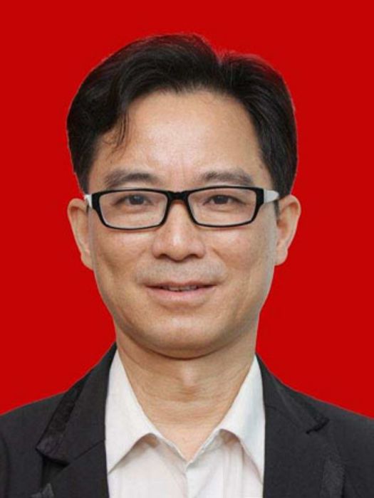 蔣清(懷化市工業和信息化局黨組成員、總工程師) 蔣清(懷化市工業和信息化局黨組成員、總工程師)