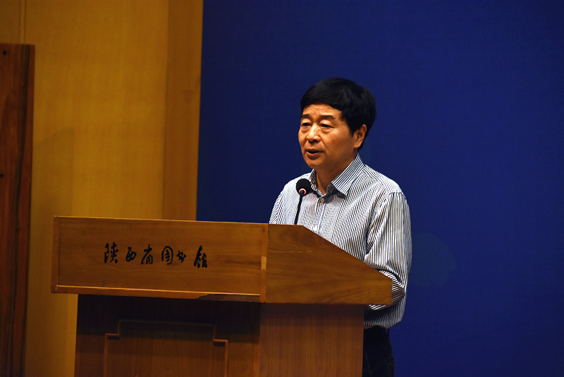 朱鴻(陝西省作家協會副主席，民進陝西省副主委)