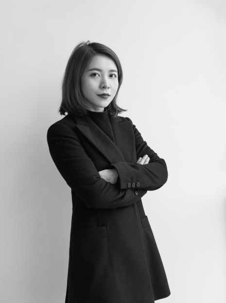 鄧曉琴(成都至一文化創意有限公司執行董事兼總經理) 鄧曉琴(成都至一文化創意有限公司執行董事兼總經理)