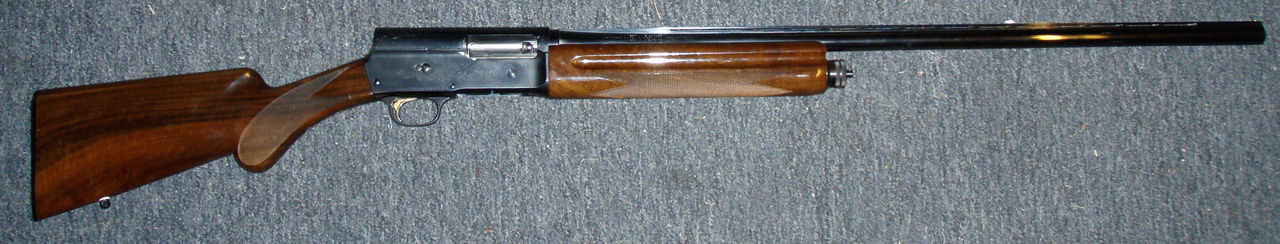 在日本製造的Auto-5，發射20號麥格農霰彈