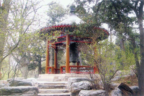 鐘亭(北京大學校內景觀)
