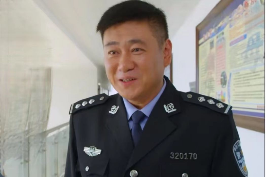 李冰(情感懸疑劇《後海不是海》中的角色) 李冰(情感懸疑劇《後海不是海》中的角色)