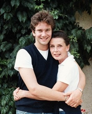 西恩與母親奧黛麗·赫本