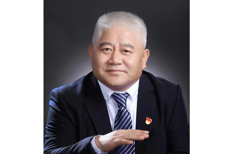 王繼民(五指山市第一國小校長) 王繼民(五指山市第一國小校長)