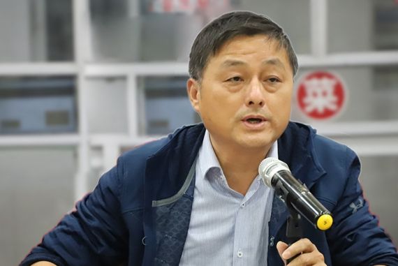 王愛民(安徽省潛山中學原副校長) 王愛民(安徽省潛山中學原副校長)