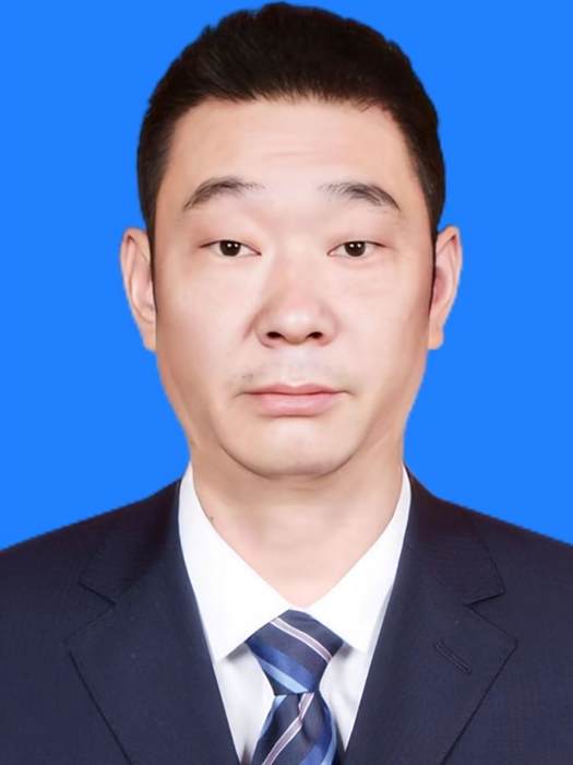 李萬章(四川省甘孜藏族自治州丹巴縣水利局總工程師) 李萬章(四川省甘孜藏族自治州丹巴縣水利局總工程師)