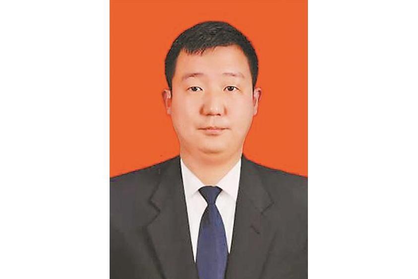 馬立斌(第九屆全國道德模範候選人,山西省忻州市五台山風景名勝區有個文化傳媒有限責任公司法定代表人、總經理) 馬立斌(第九屆全國道德模範候選人,山西省忻州市五台山風景名勝區有個文化傳媒有限責任公司法定代表人、總經理)