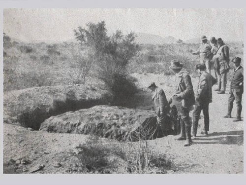 最早的霍巴隕石照片之一(1930年前後)