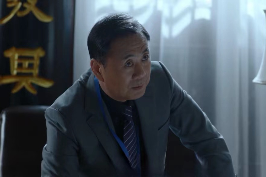 何佩(當代涉案劇《霧中系鈴人》中的男配角) 何佩(當代涉案劇《霧中系鈴人》中的男配角)