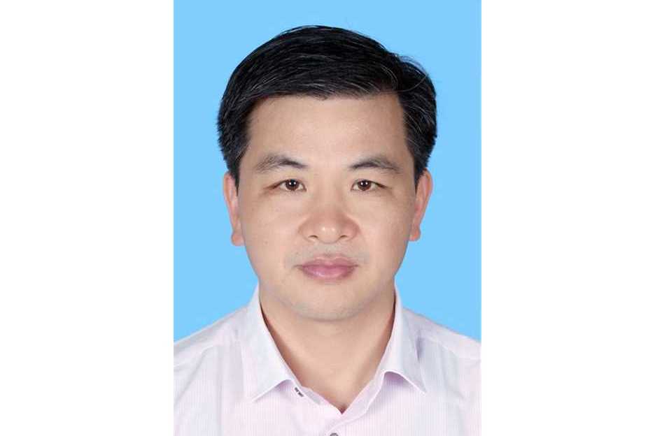 李定華(廣東省梅州市五華縣林業局黨組書記、局長) 李定華(廣東省梅州市五華縣林業局黨組書記、局長)