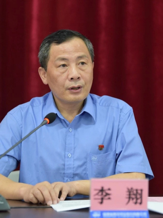李翔(福建省冶金(控股)有限責任公司黨委成員、副總經理,南平鋁業股份有限公司董事長、黨委書記) 李翔(福建省冶金(控股)有限責任公司黨委成員、副總經理,南平鋁業股份有限公司董事長、黨委書記)