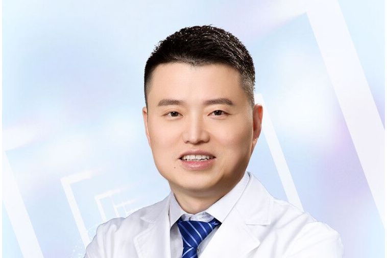 朱慧東(成都銅雀台醫學美容醫院外科醫師) 朱慧東(成都銅雀台醫學美容醫院外科醫師)