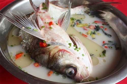白族活水煮活魚