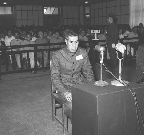日本戰犯榊原秀夫在法庭上（資料照片）