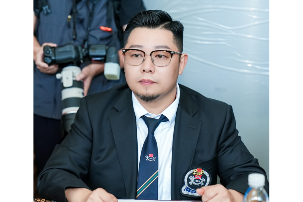 王寧(健美一級裁判)
