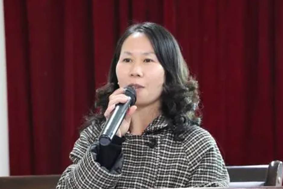 楊德英(大關縣筆山國小高級教師) 楊德英(大關縣筆山國小高級教師)
