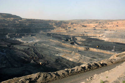 安家嶺露天煤礦開採區景象