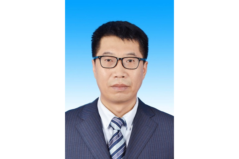 侯傑(閩江學院計算機與大數據學院黨委副書記) 侯傑(閩江學院計算機與大數據學院黨委副書記)