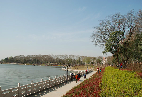 龍湖公園