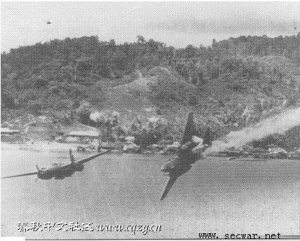 一架A-20被日本地面防空火力擊中彈艙
