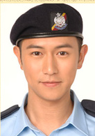 學警出更