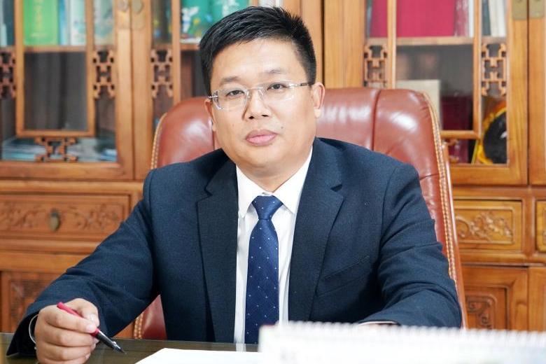 李哪 李哪