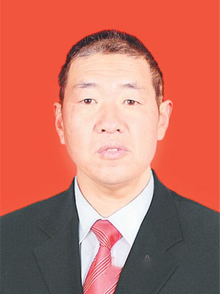 董居安 董居安