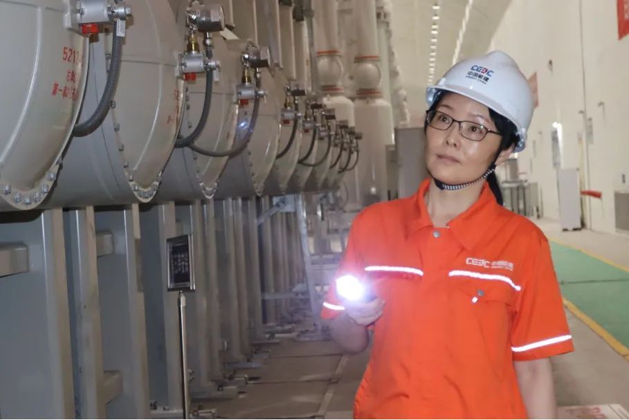 張冬梅(中國能建葛洲壩機電公司職工) 張冬梅(中國能建葛洲壩機電公司職工)