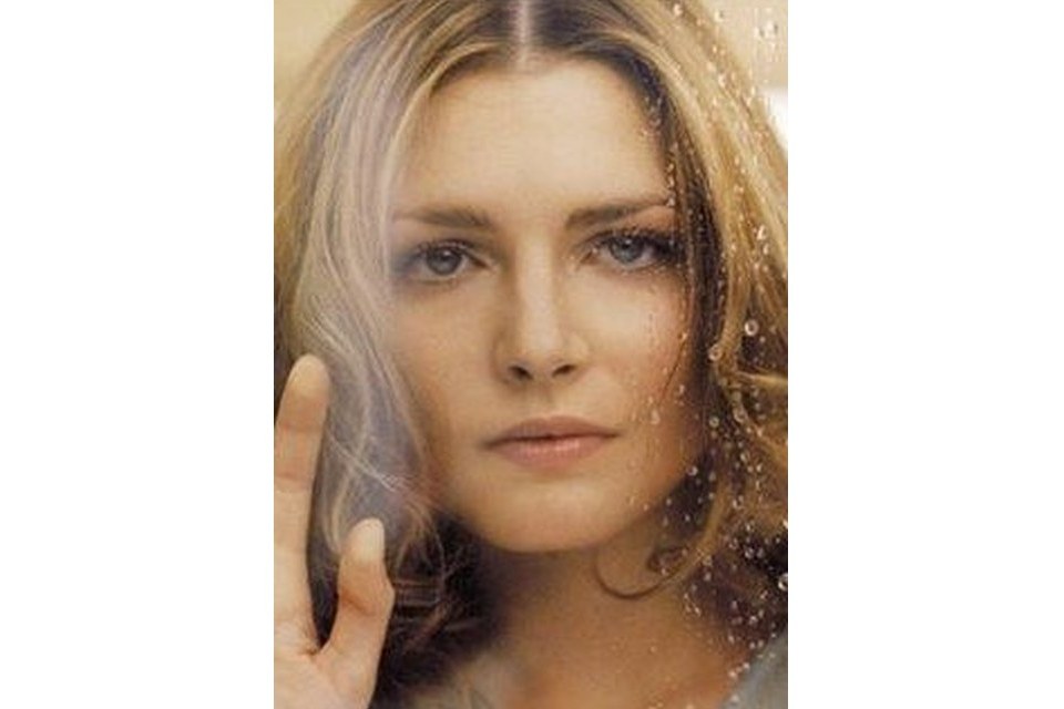 Elodie Frégé