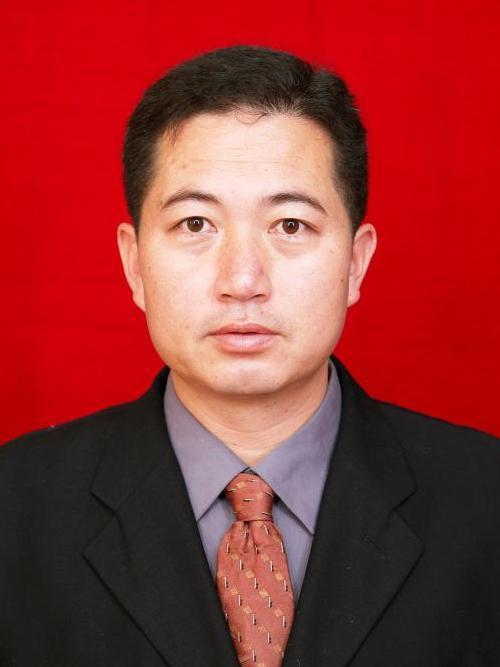 周文虎(雲南省楚雄彝族自治州南華縣交通運輸局黨組成員、副局長) 周文虎(雲南省楚雄彝族自治州南華縣交通運輸局黨組成員、副局長)