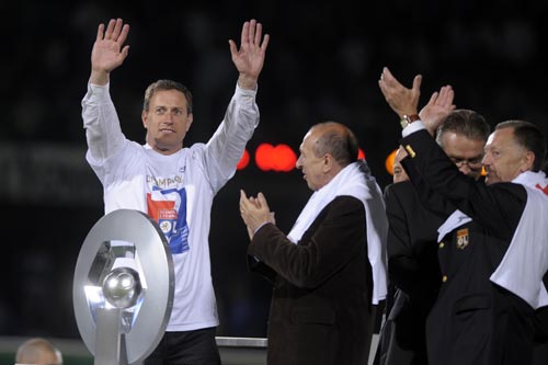 阿蘭·佩蘭2008年率領里昂7連冠