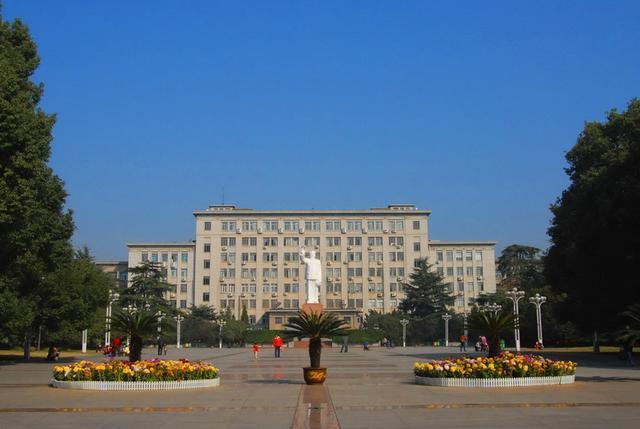 華中科技大學自動化學院(華中科技大學控制科學與工程系)